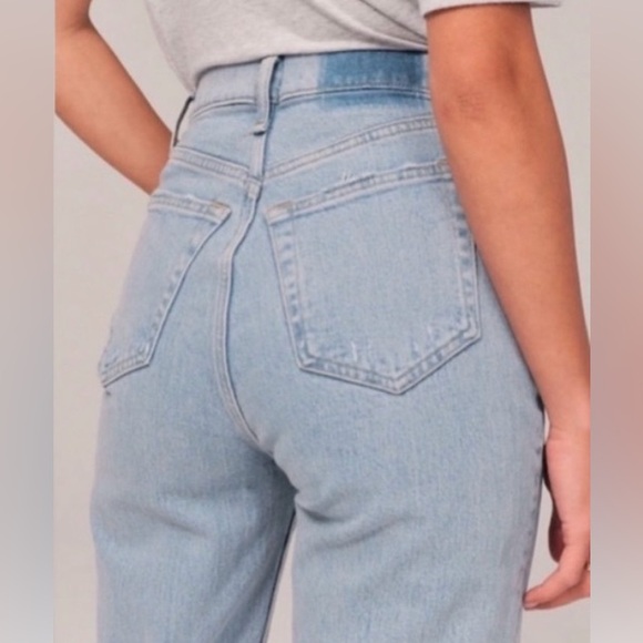 Abercrombie & Fitch Denim - Abercrombie & Fitch The Mom High Rise Curve Love Jeans